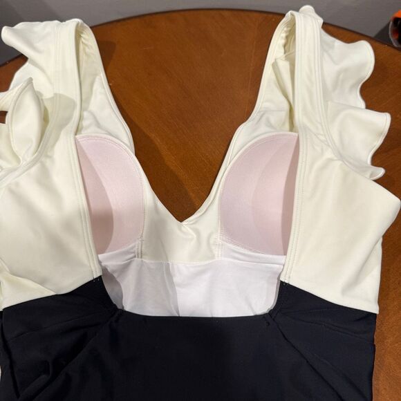 Somersault Color Block Ruffle Backflip Swimsuit 6 - Picture 8 of 13